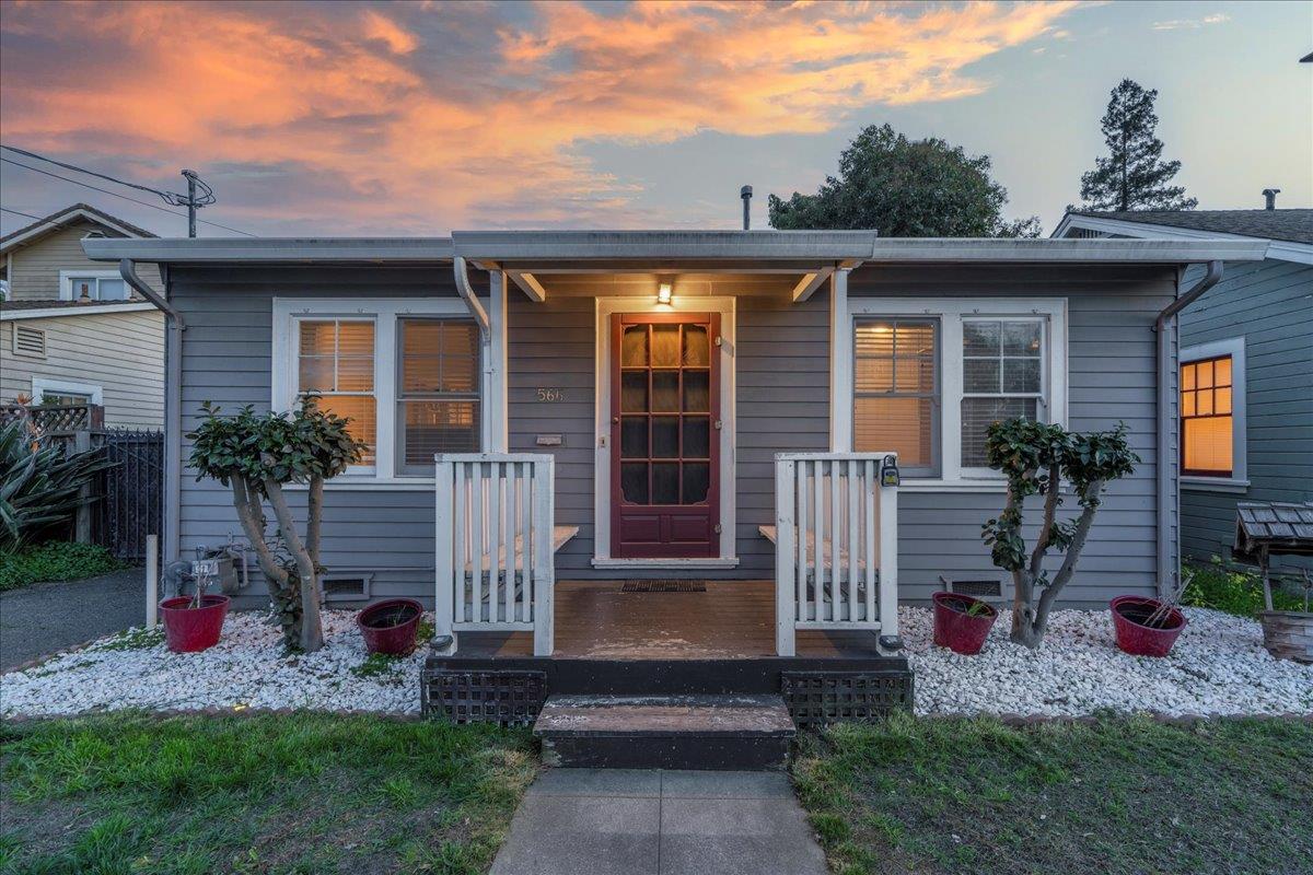 Neighborhood Neighborhood-63