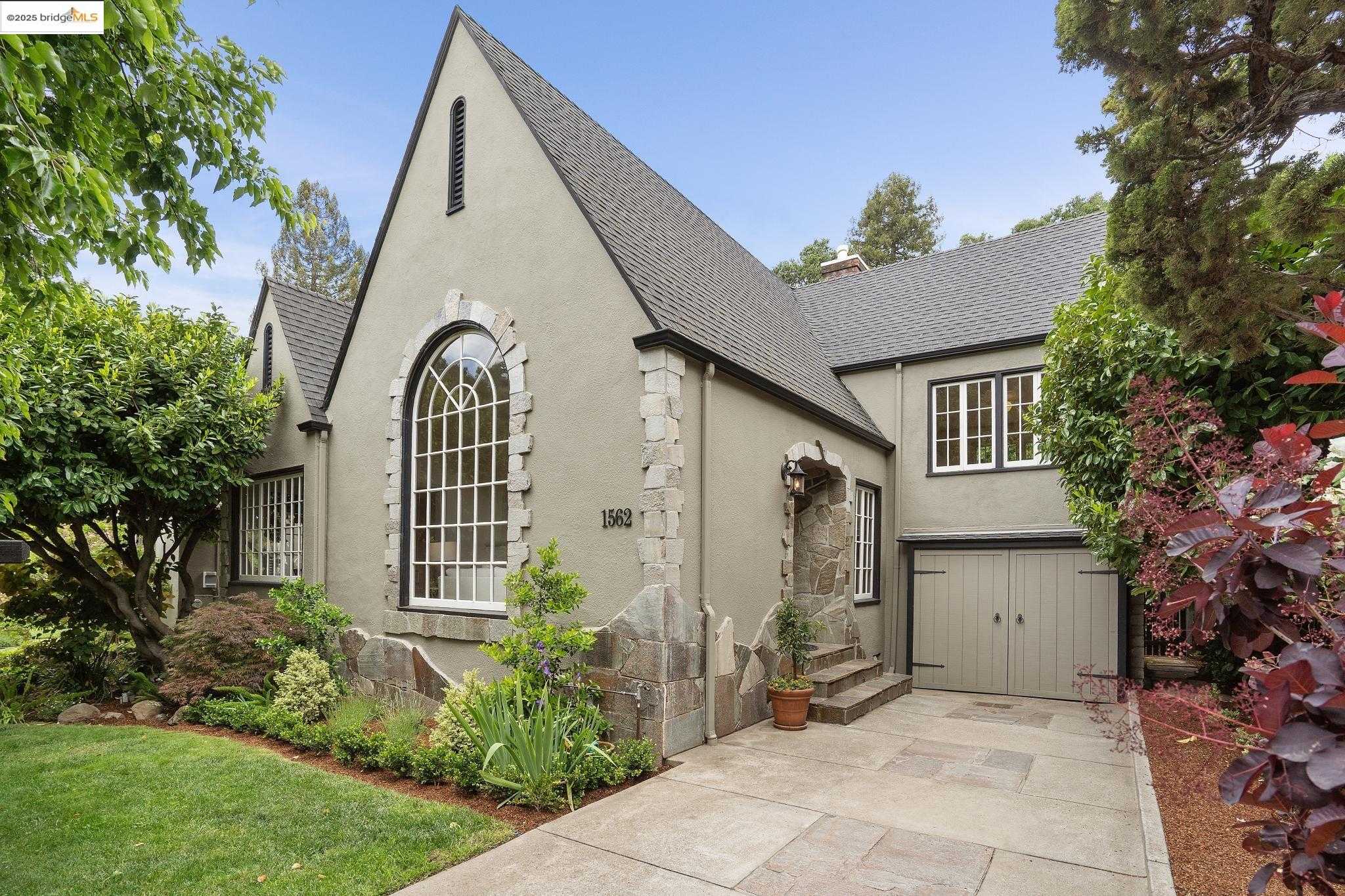 Neighborhood Neighborhood-7