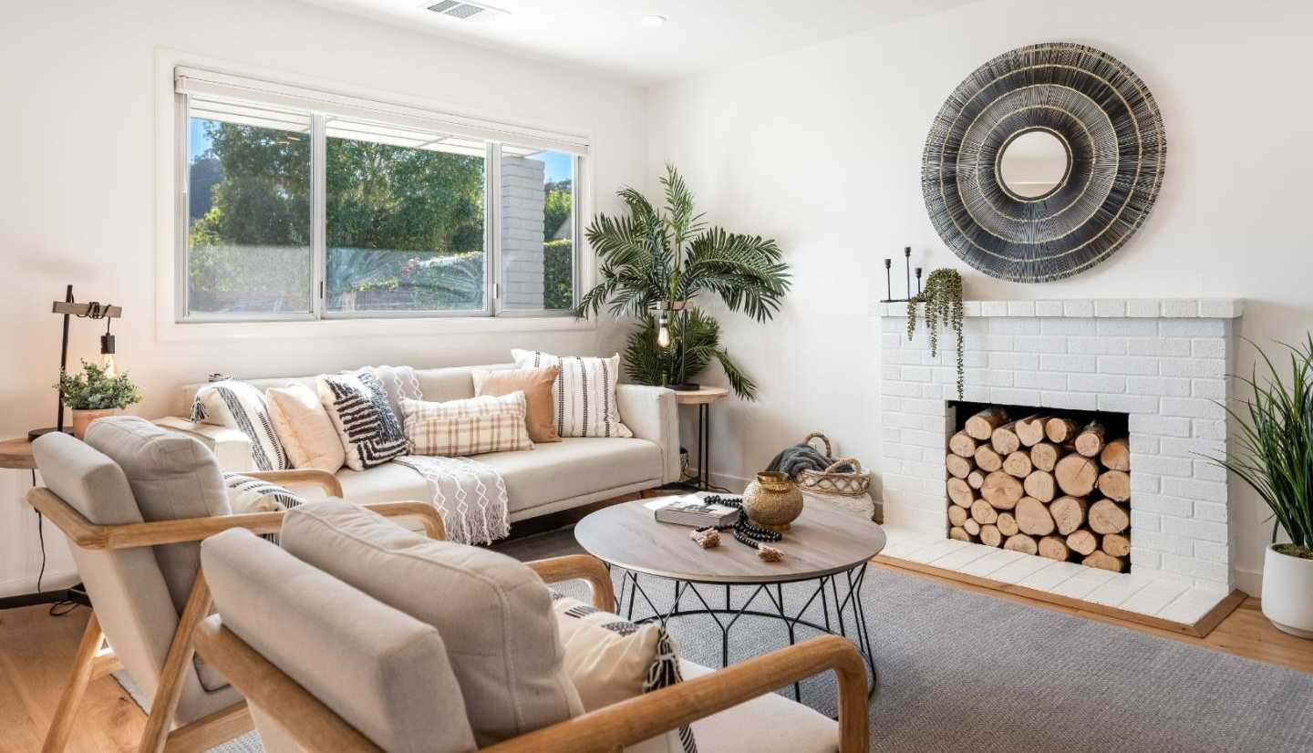 Neighborhood Neighborhood-20