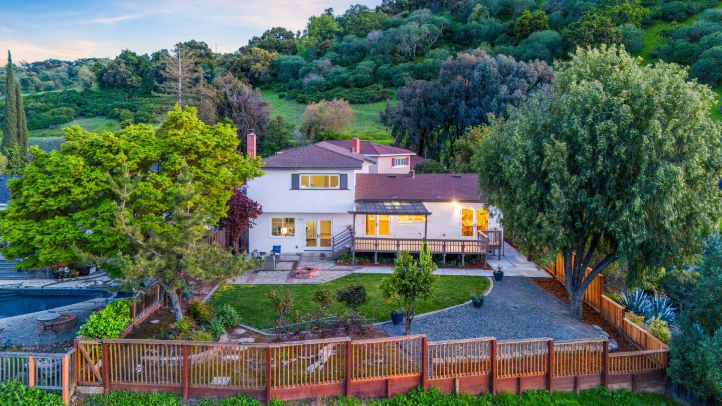 Neighborhood Neighborhood-32