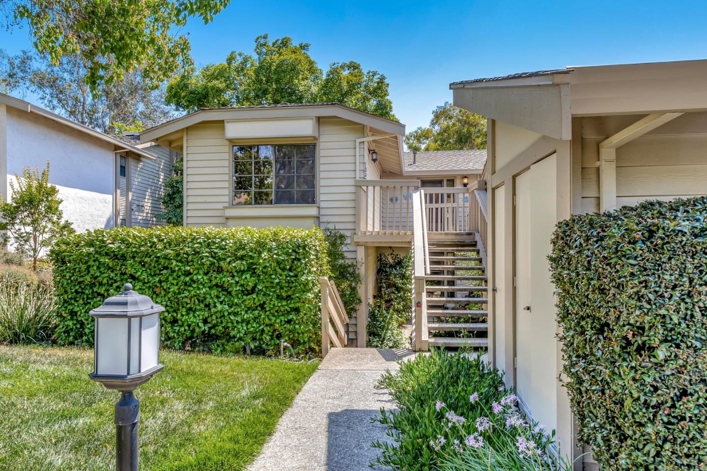 Neighborhood Neighborhood-80