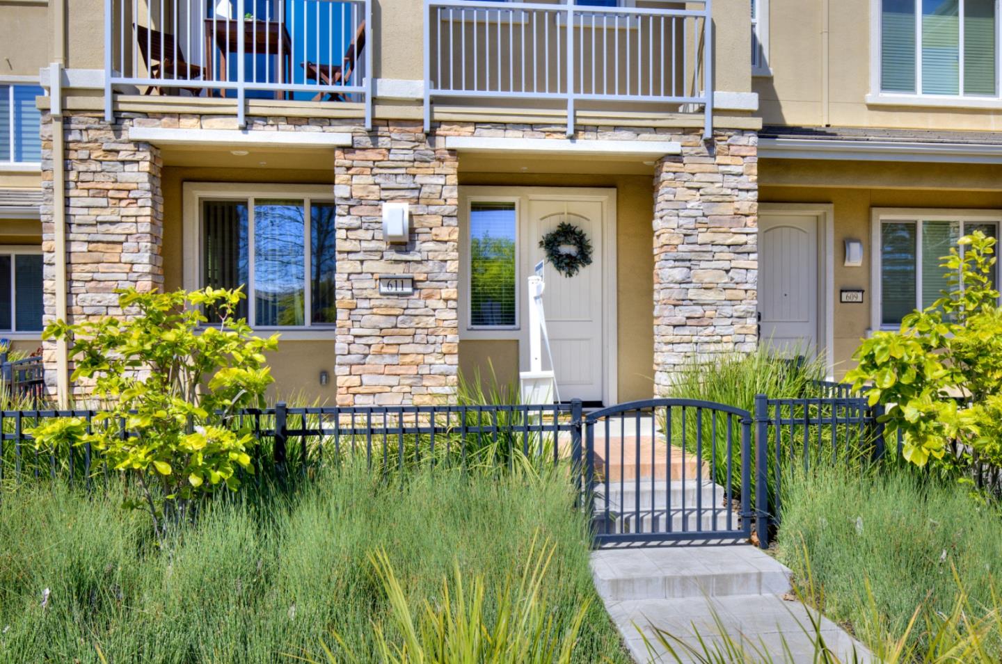 Neighborhood Neighborhood-70