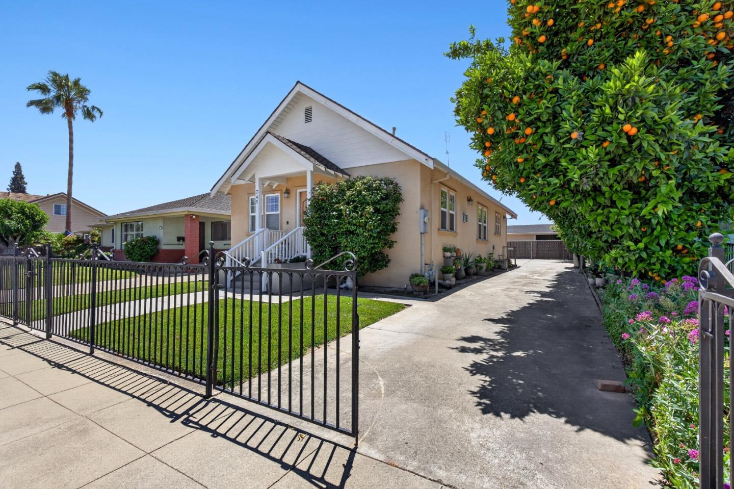 Neighborhood-15
