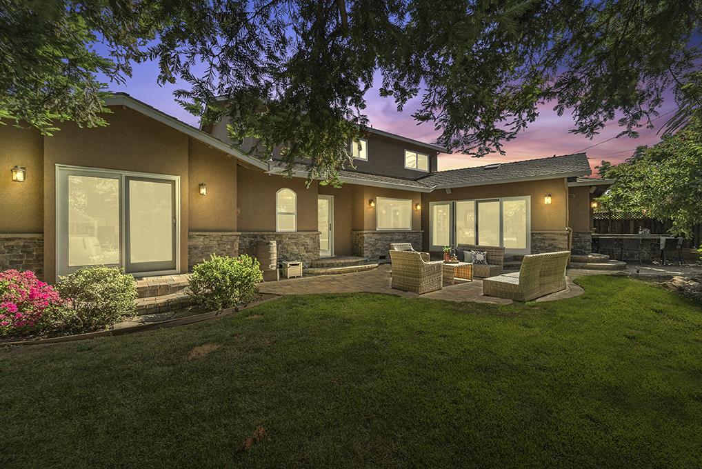 Neighborhood Neighborhood-42