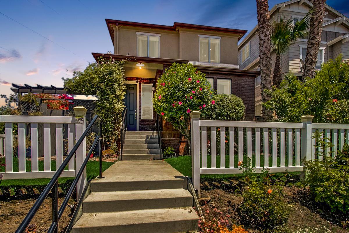 Neighborhood Neighborhood-4