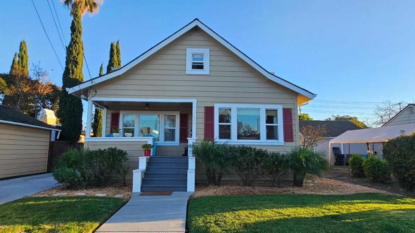 Neighborhood Neighborhood-32