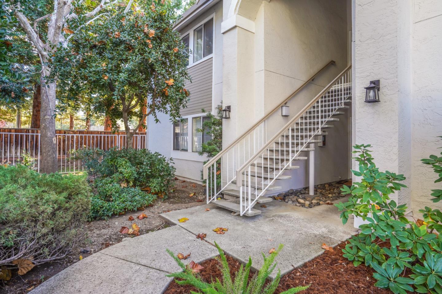 Neighborhood Neighborhood-4