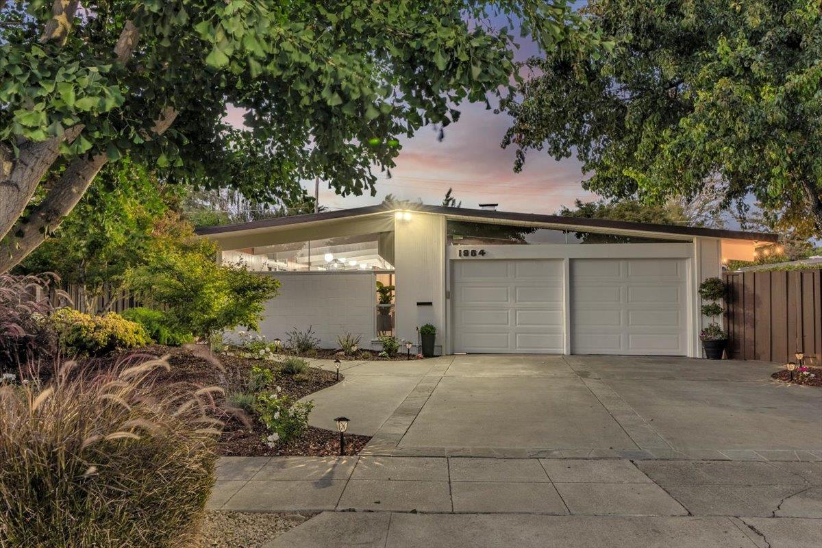 Neighborhood Neighborhood-82