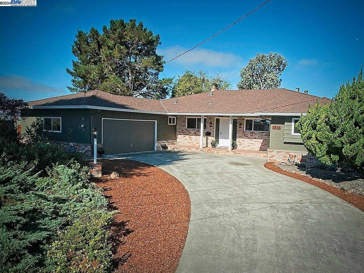 Neighborhood Neighborhood-20