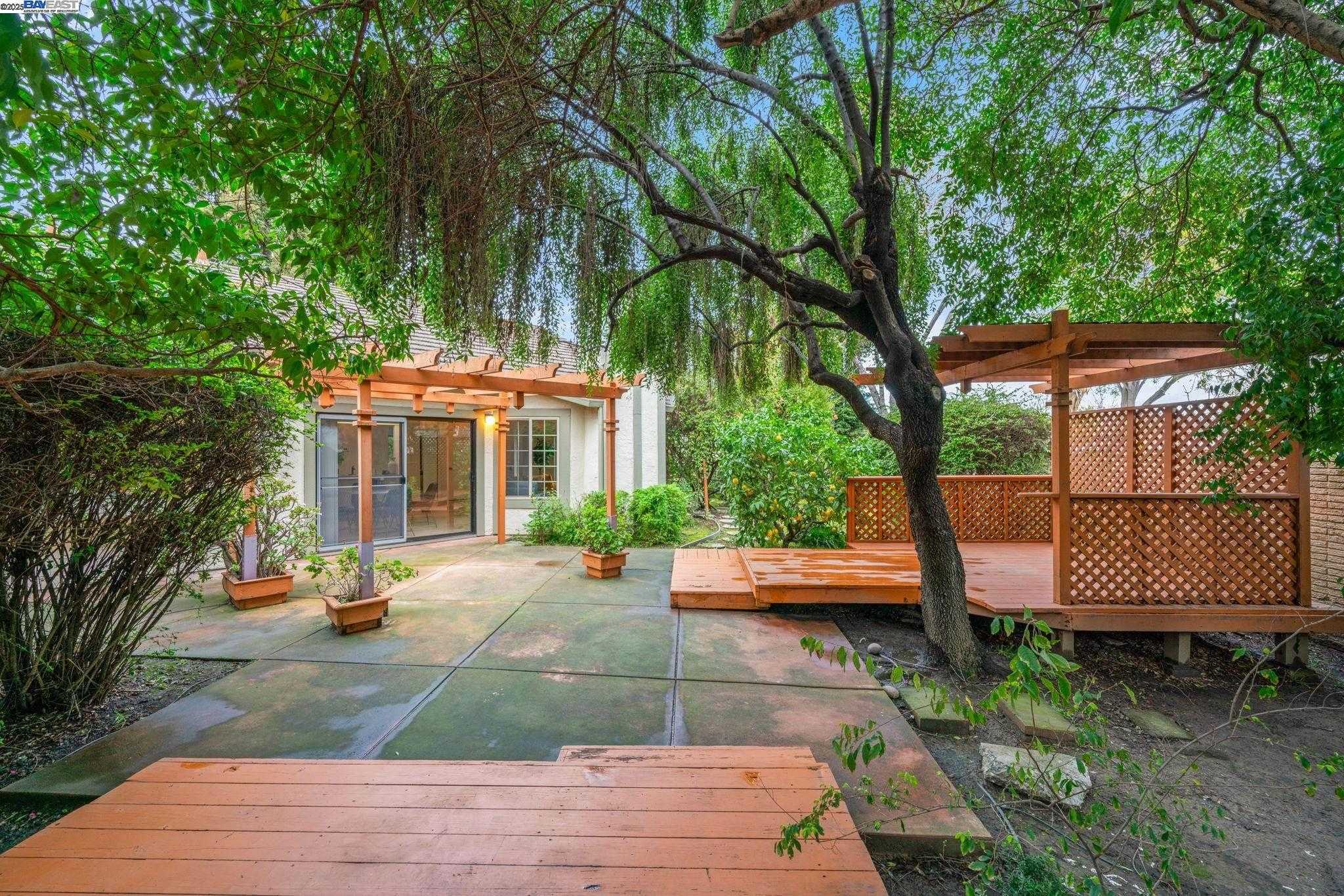 Neighborhood Neighborhood-29