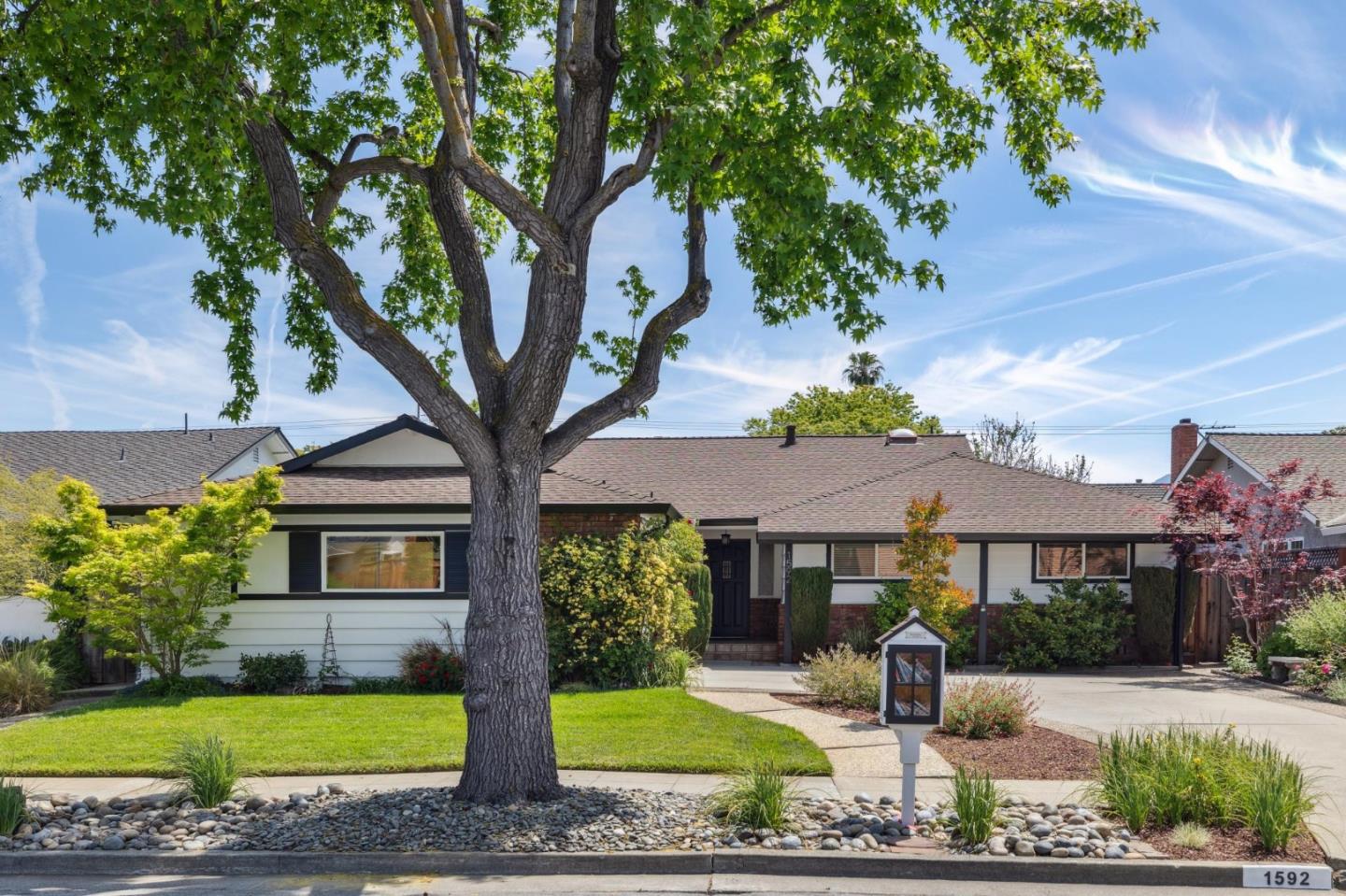 Neighborhood Neighborhood-9