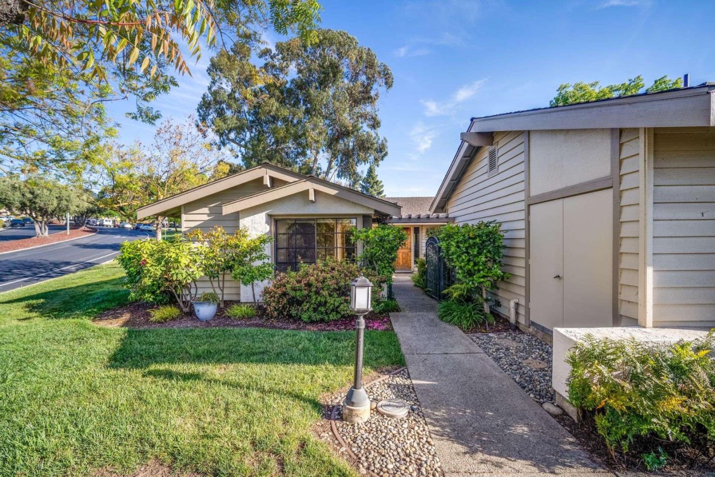 Neighborhood Neighborhood-71