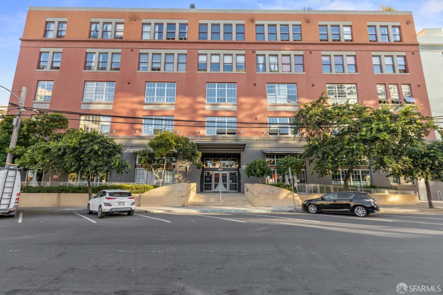 Neighborhood Neighborhood-31