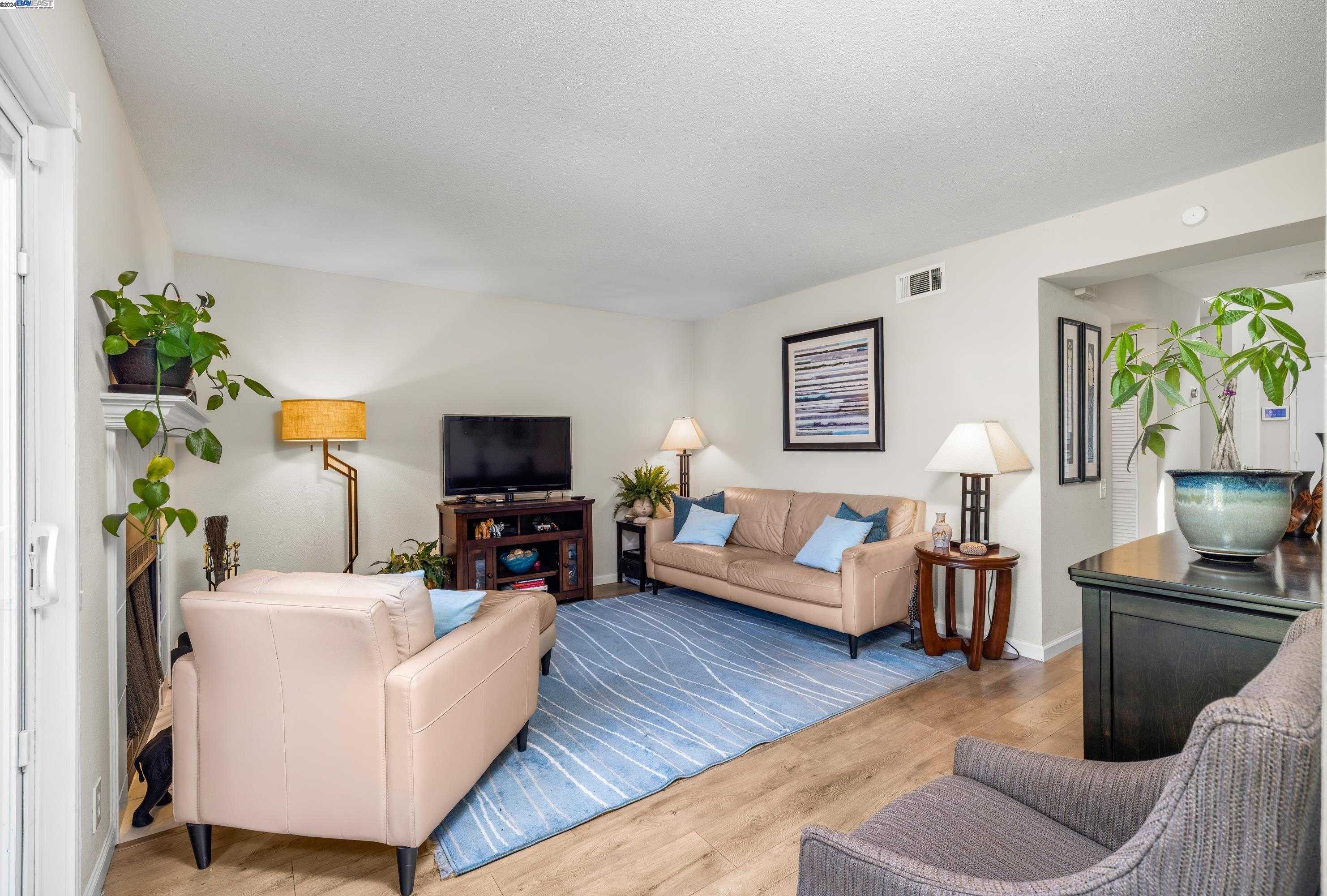 Neighborhood Neighborhood-23