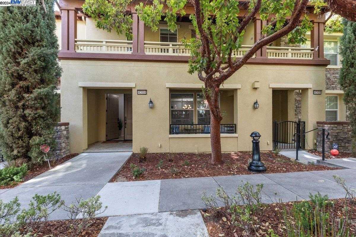 Neighborhood Neighborhood-3