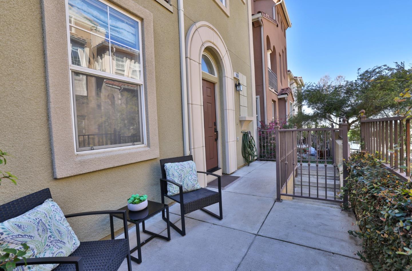 Neighborhood Neighborhood-28