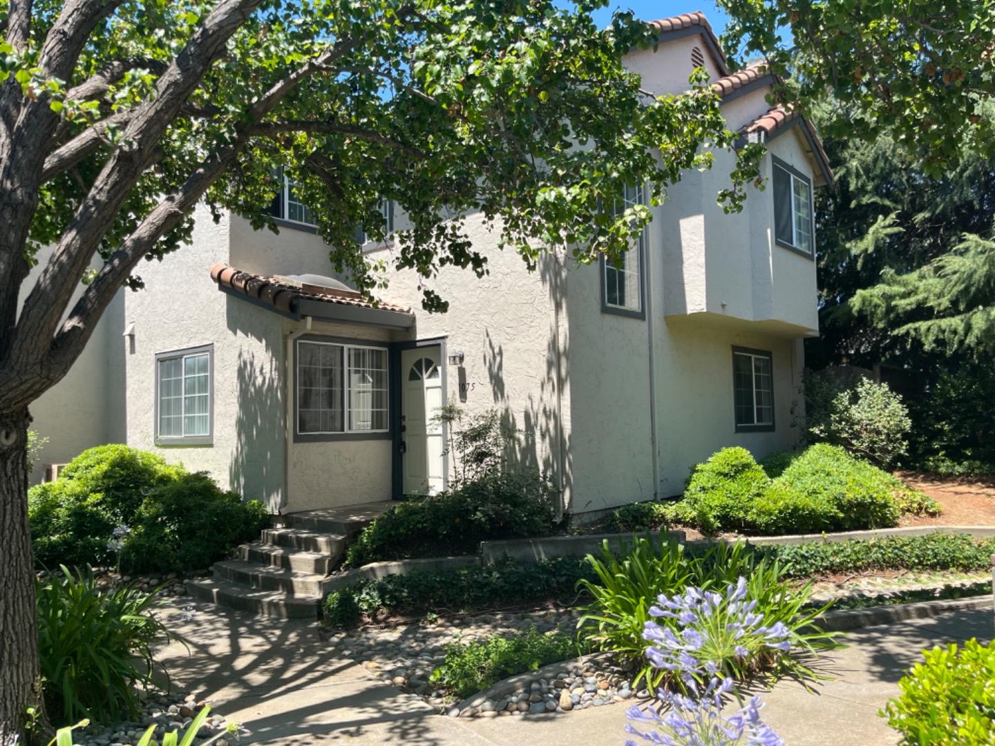 Neighborhood Neighborhood-105