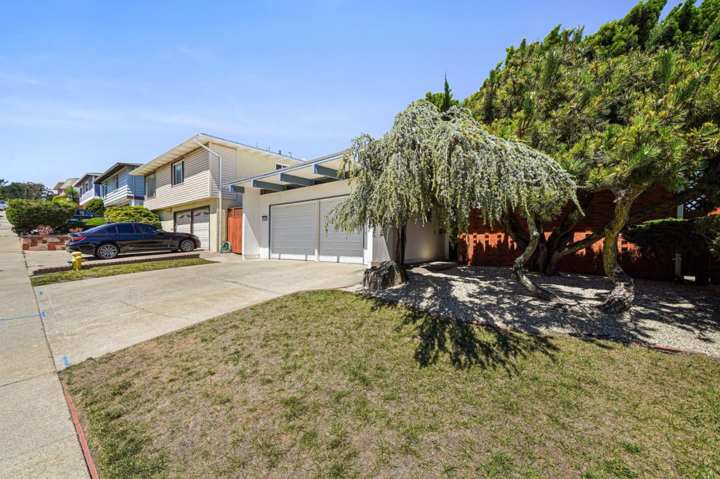 Neighborhood Neighborhood-20