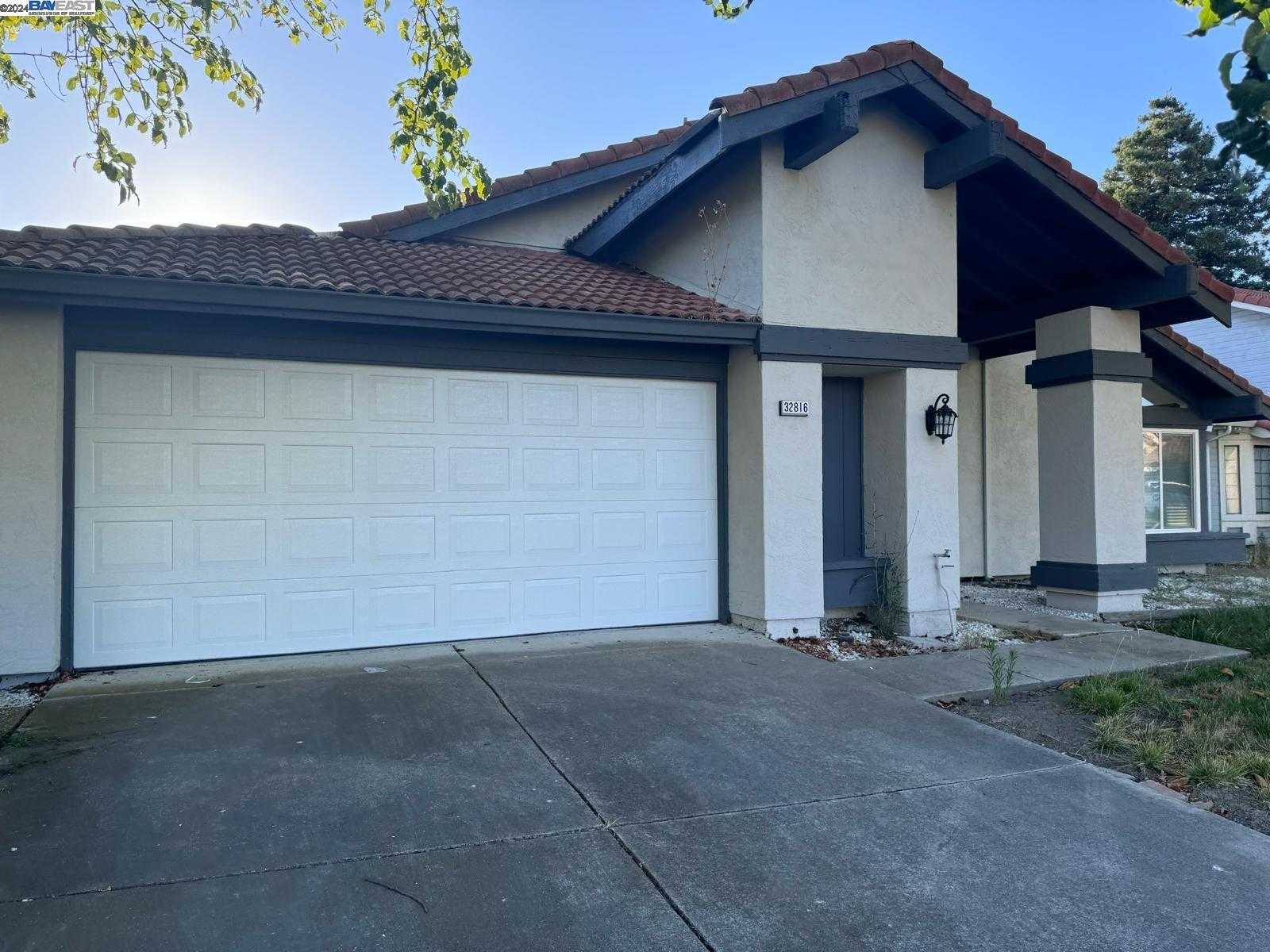 Neighborhood Neighborhood-18