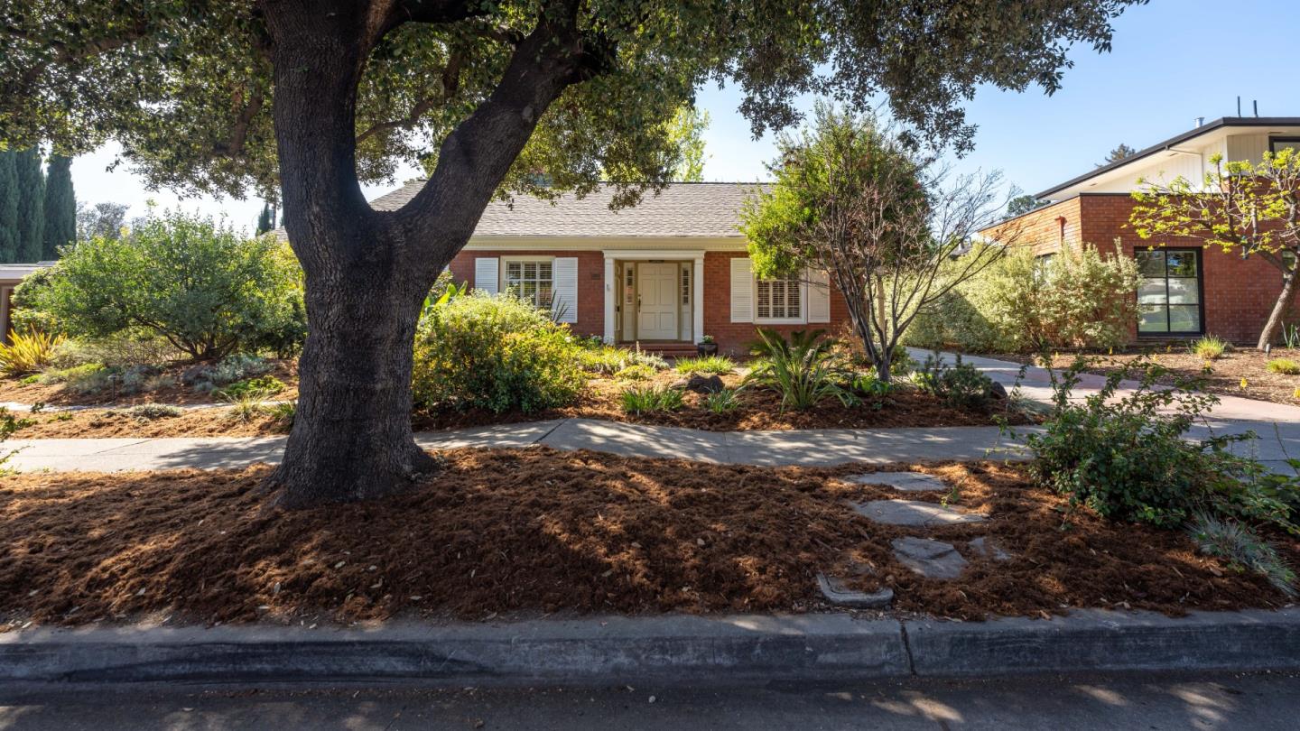 Neighborhood Neighborhood-83