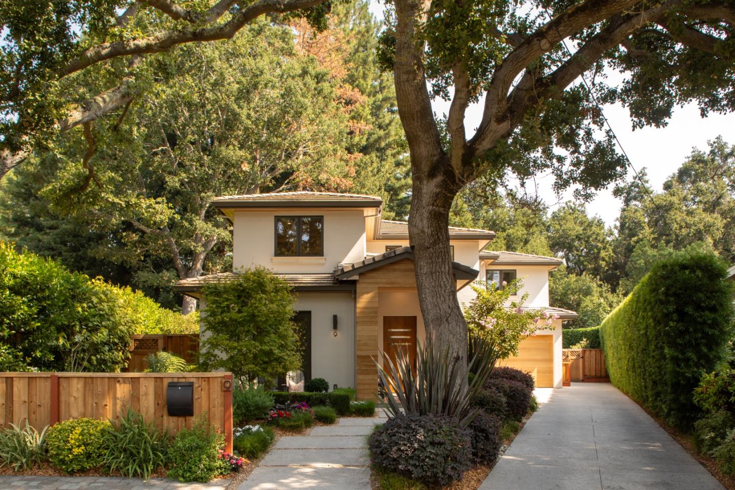 Neighborhood Neighborhood-20