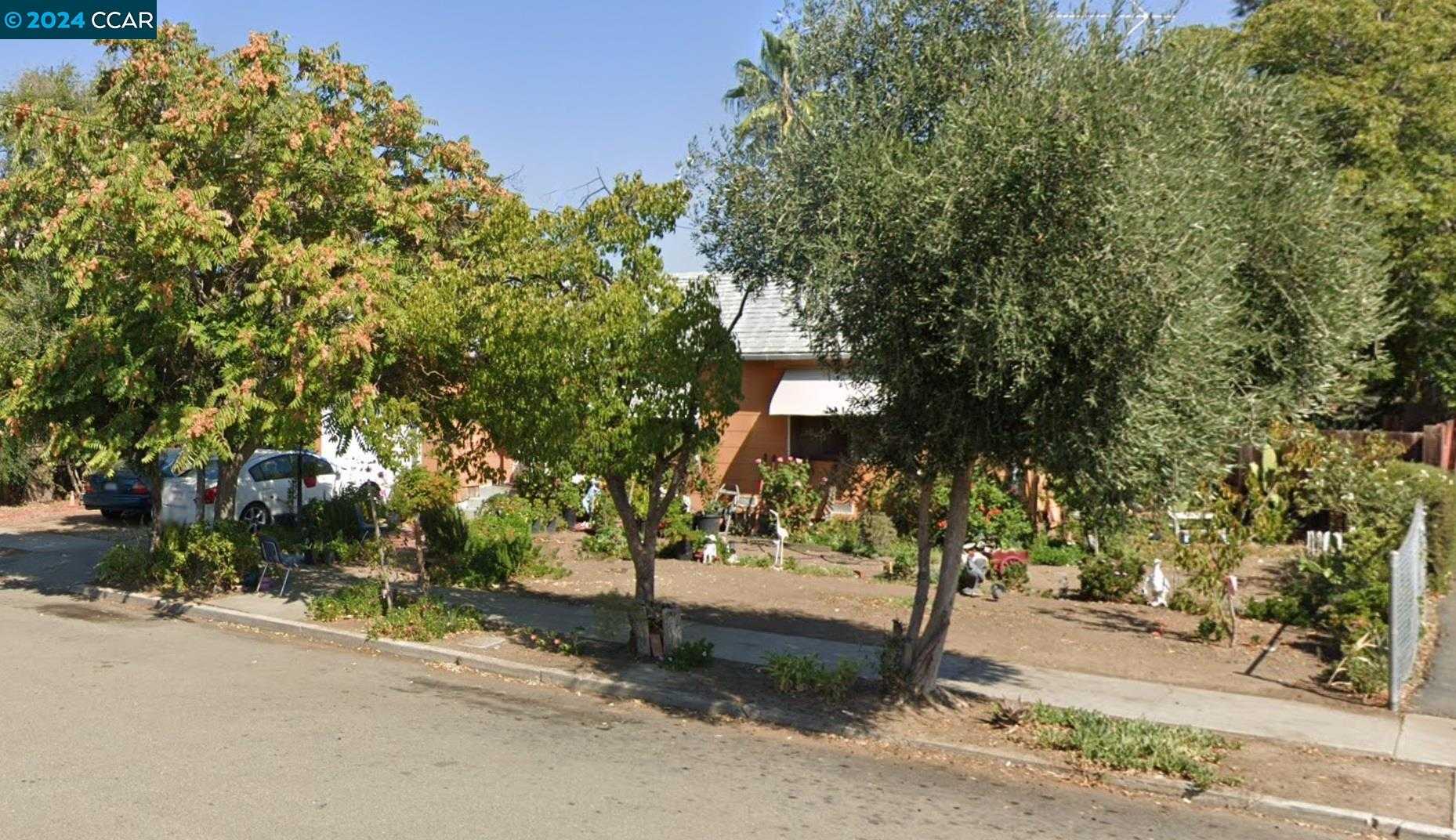 Neighborhood Neighborhood-20