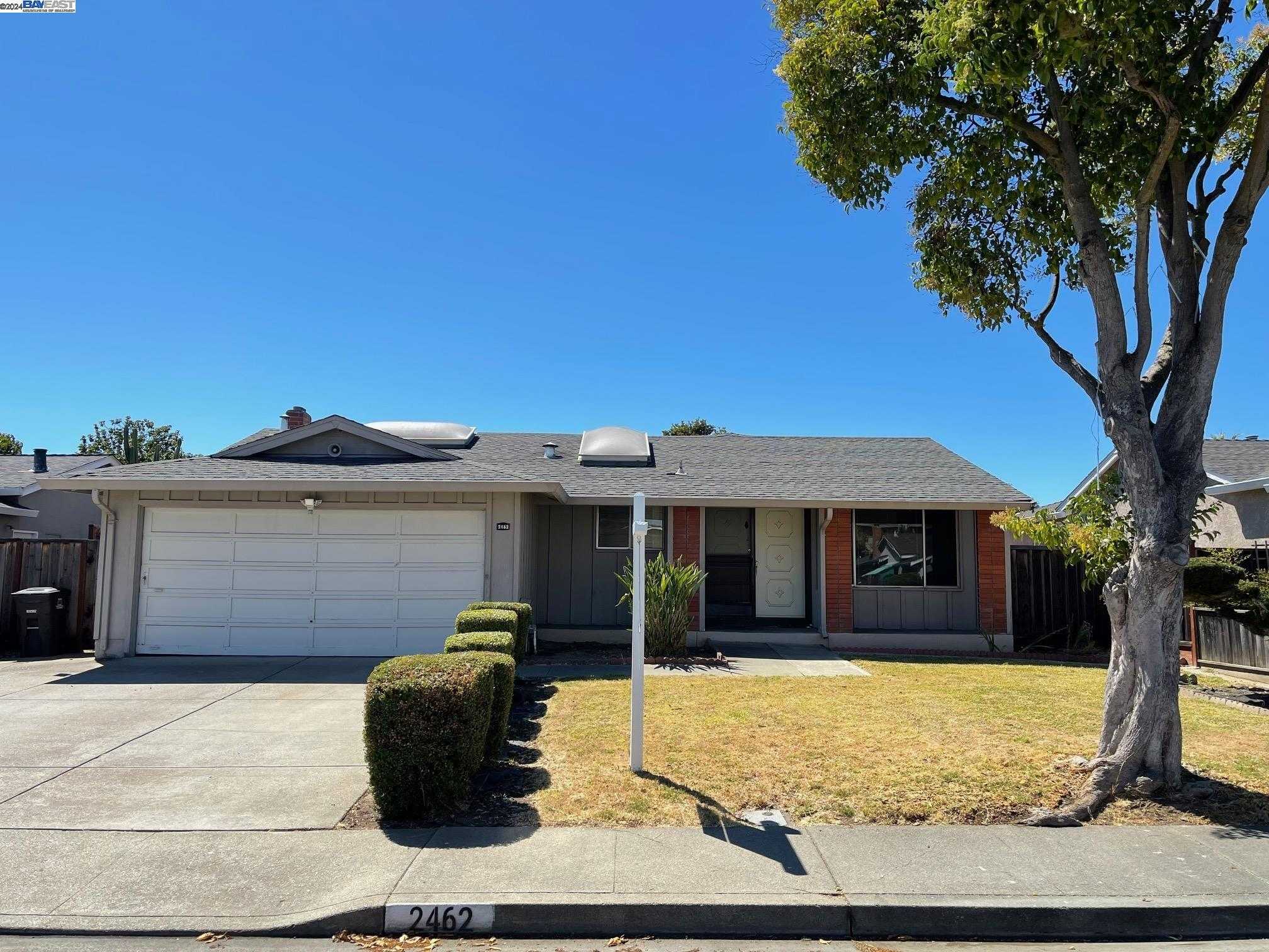 Neighborhood Neighborhood-20