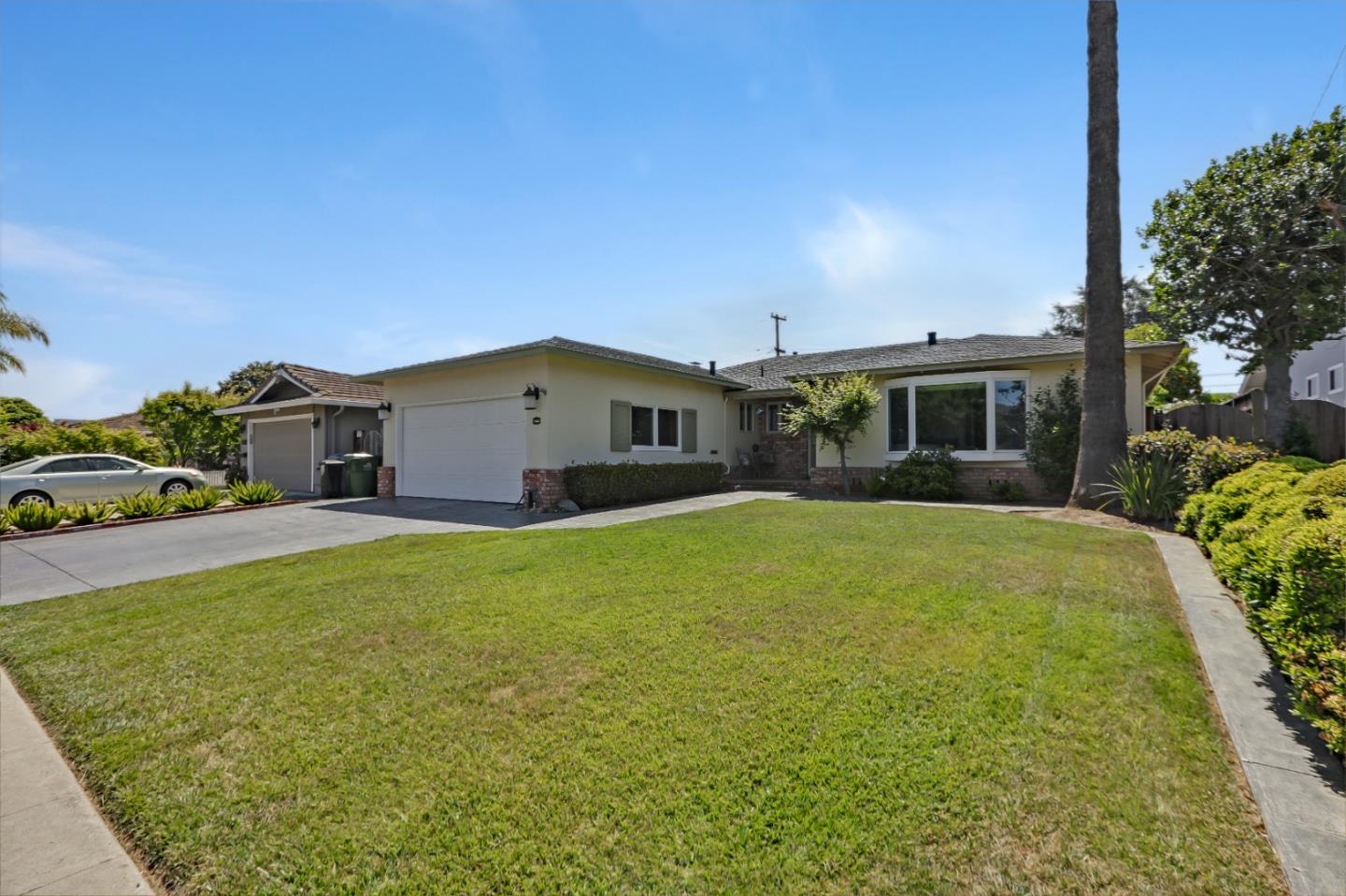 Neighborhood Neighborhood-103