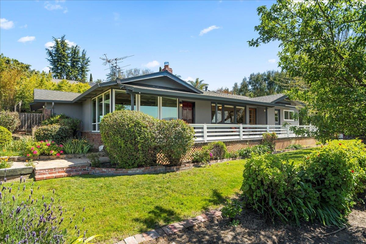 Neighborhood Neighborhood-111