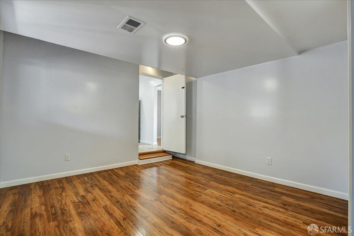 Neighborhood Neighborhood-1