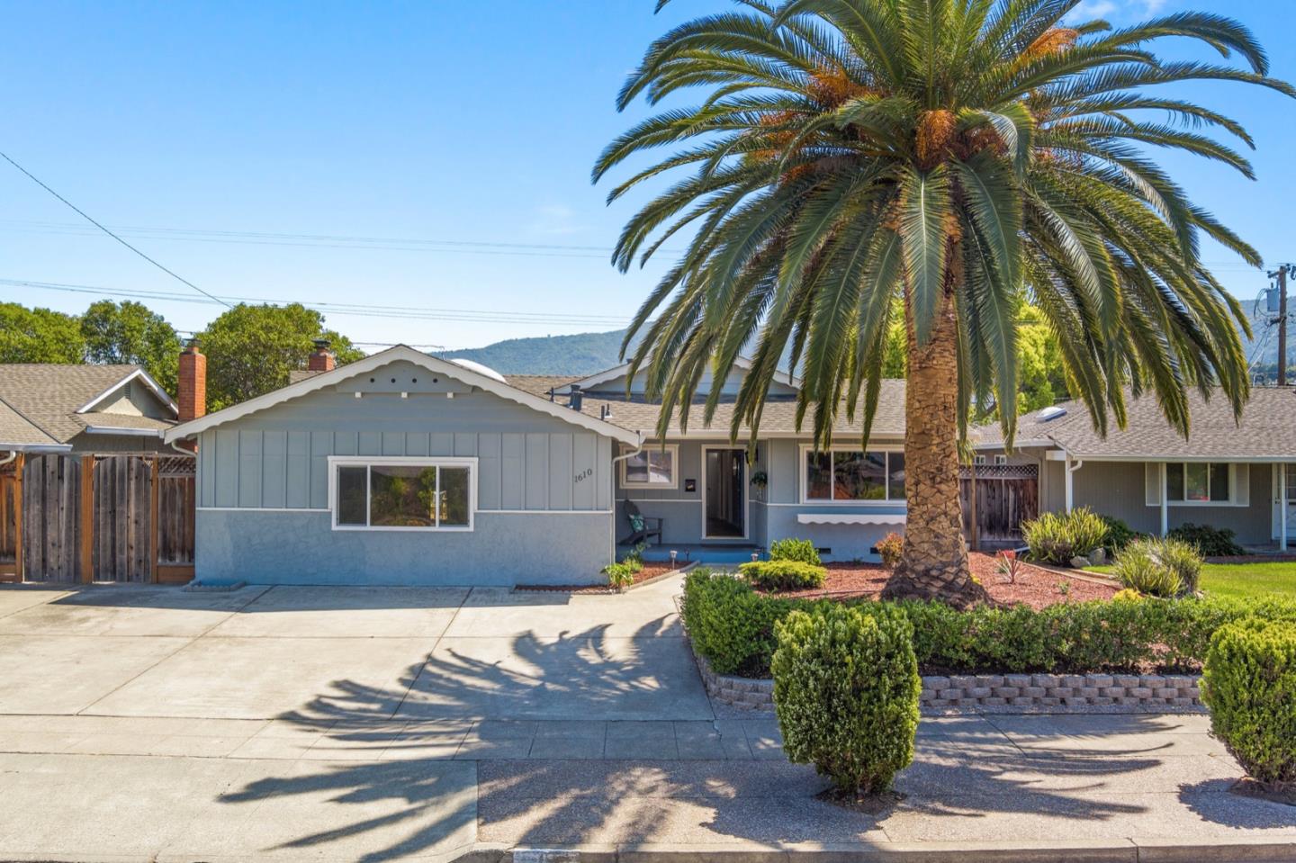 Neighborhood Neighborhood-66