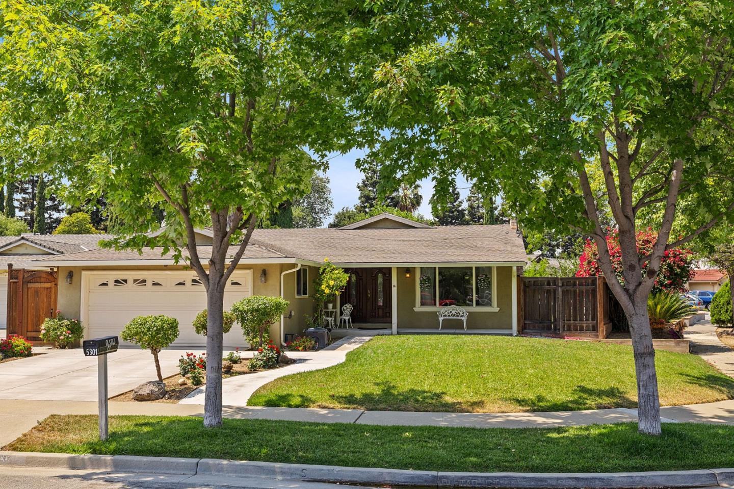 Neighborhood Neighborhood-25