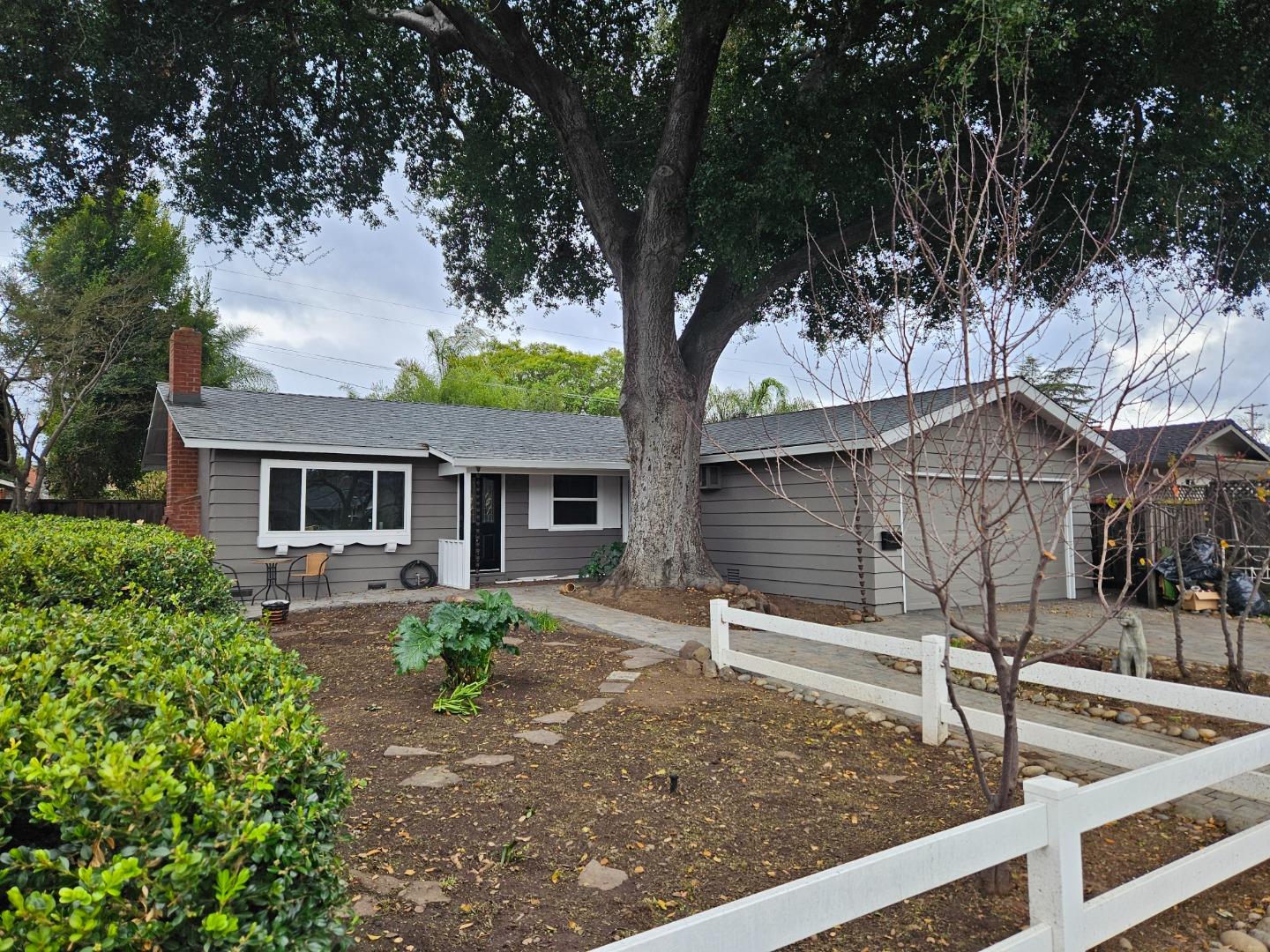 Neighborhood Neighborhood-10