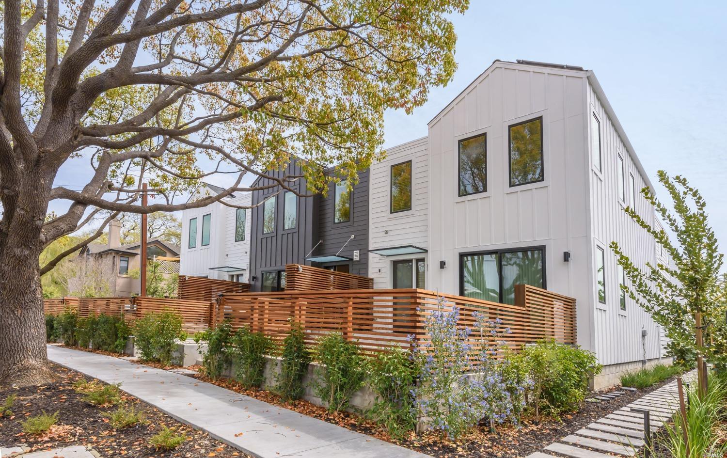 Neighborhood Neighborhood-20