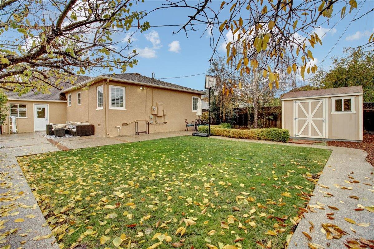 Neighborhood Neighborhood-120