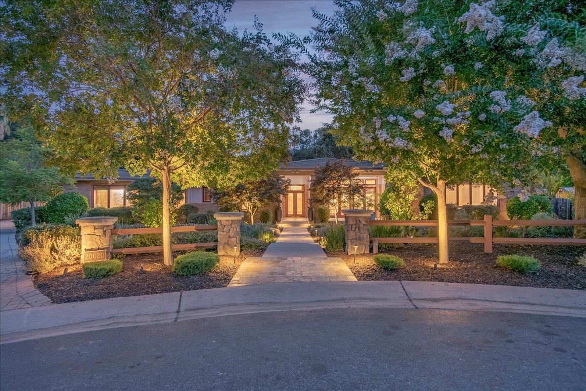 Neighborhood Neighborhood-19