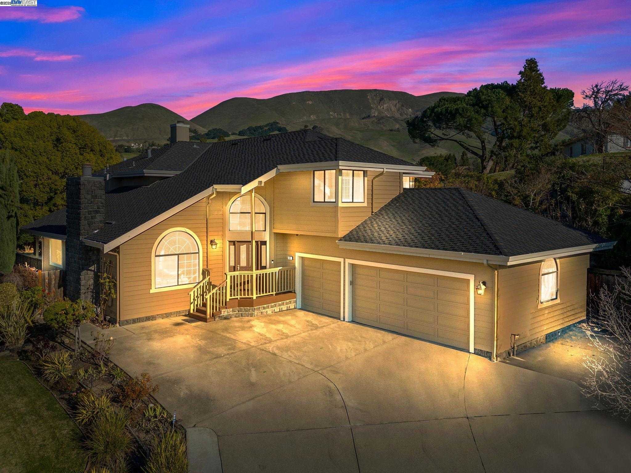 Neighborhood Neighborhood-16