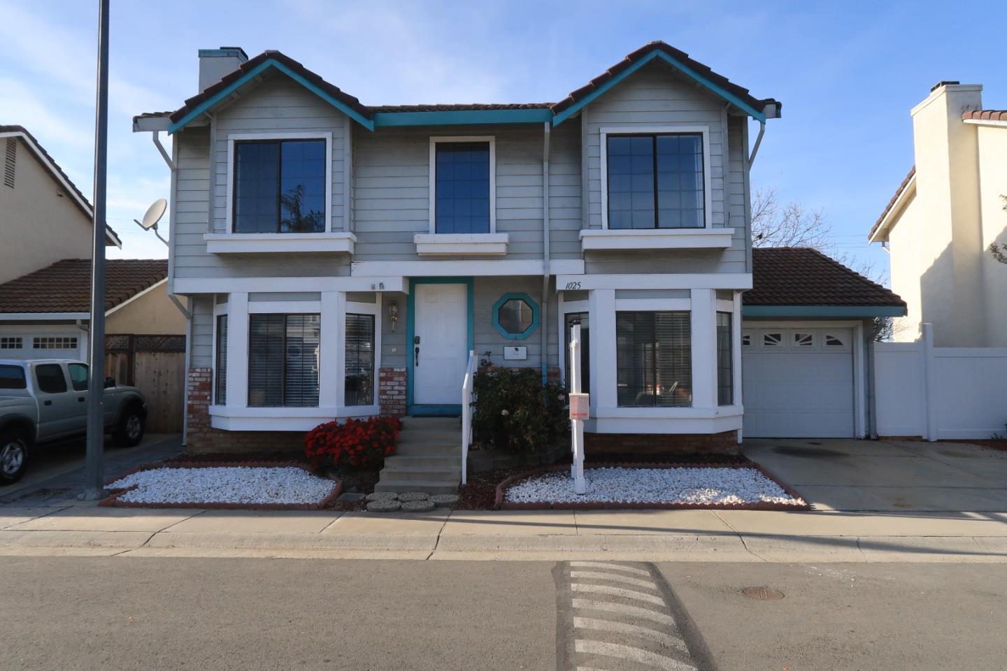 Neighborhood Neighborhood-30