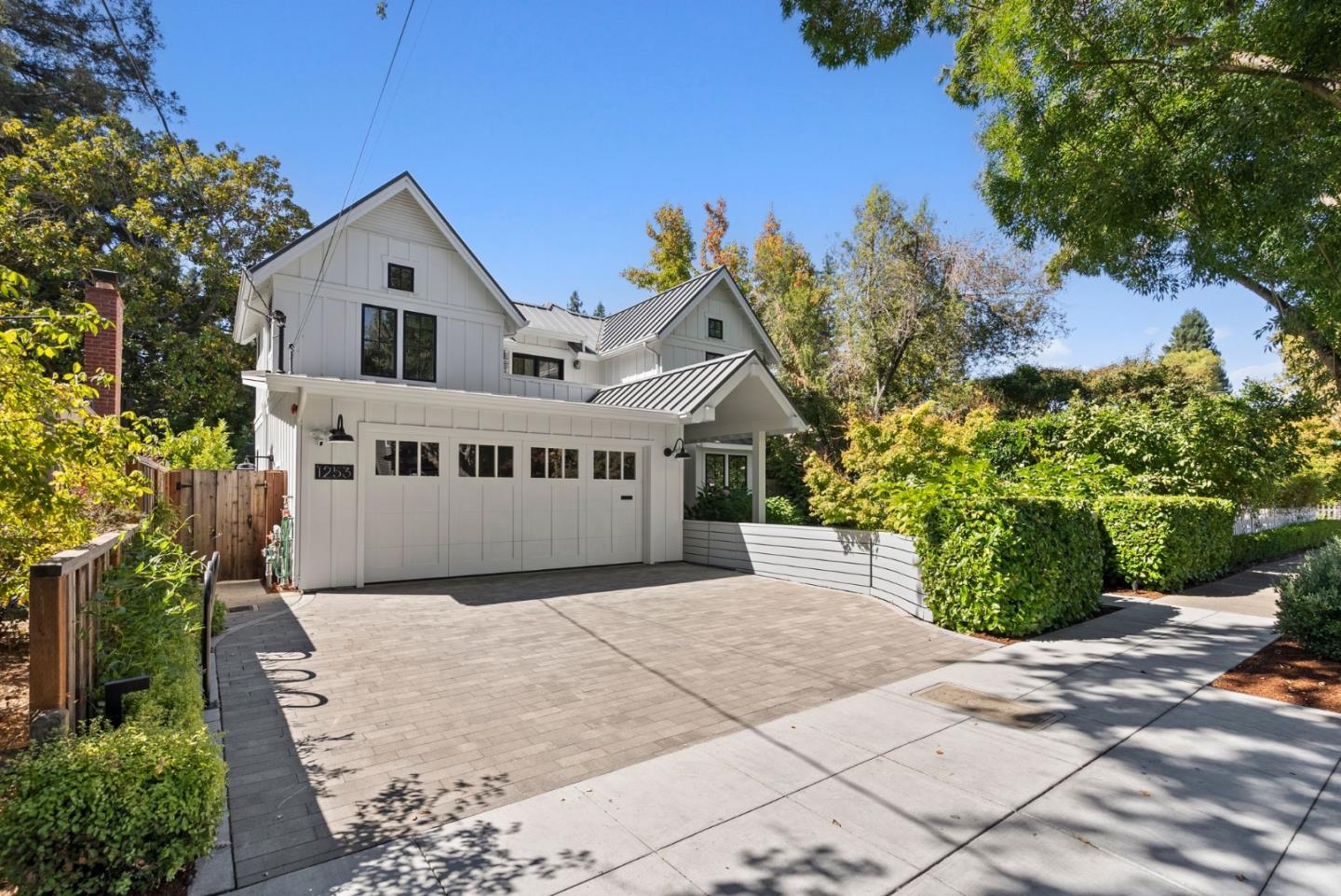 Neighborhood Neighborhood-13