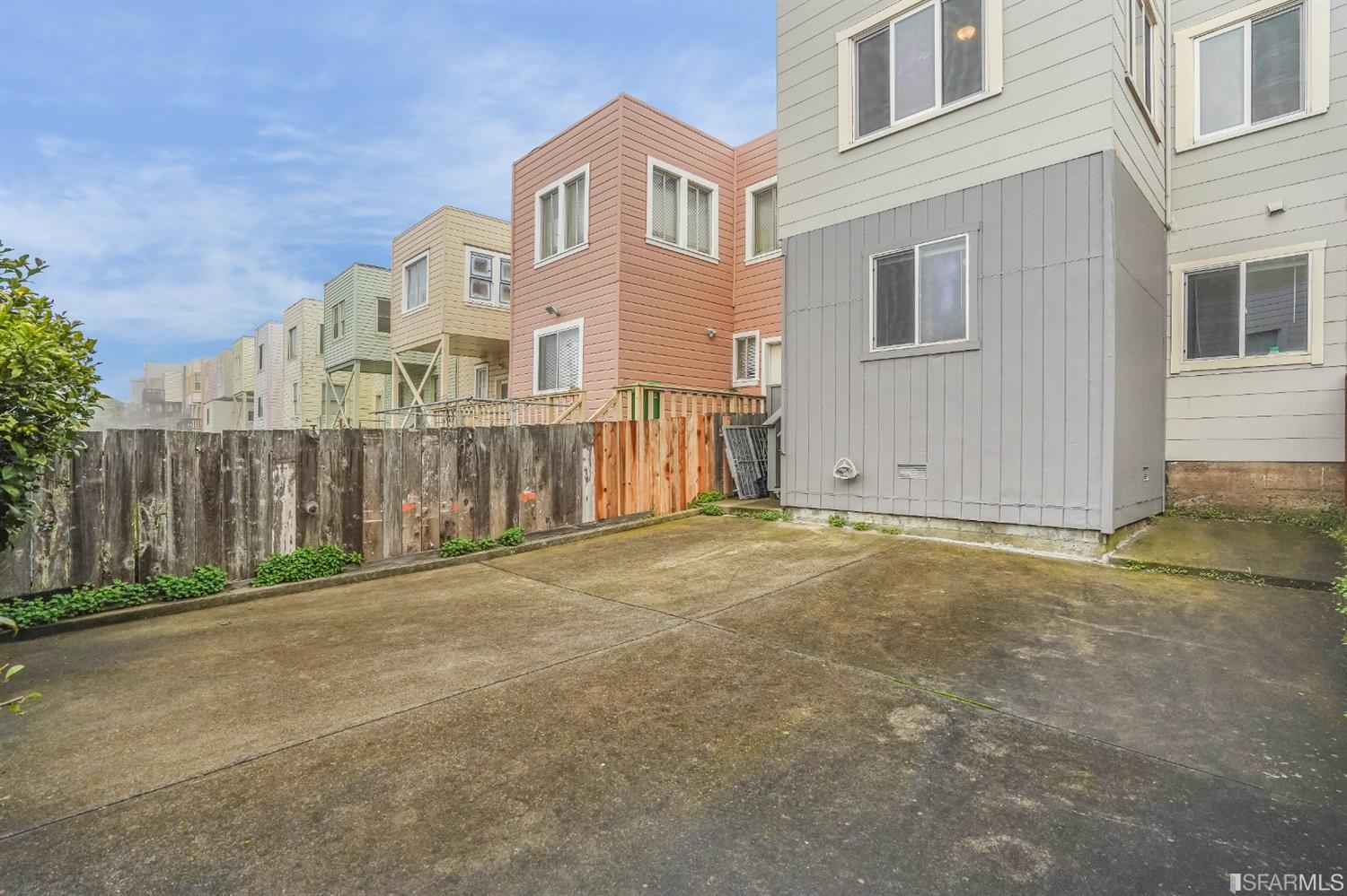 Neighborhood Neighborhood-212