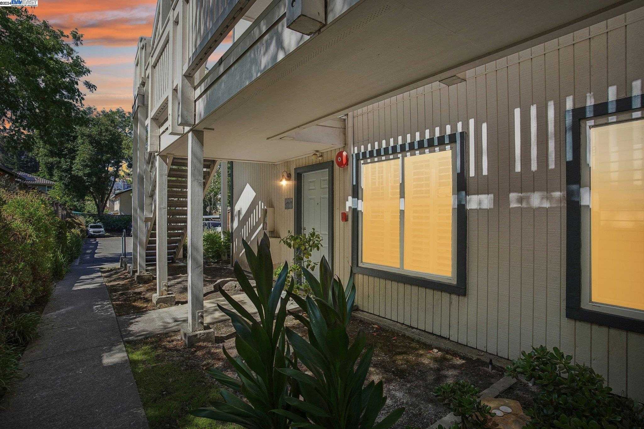 Neighborhood Neighborhood-54