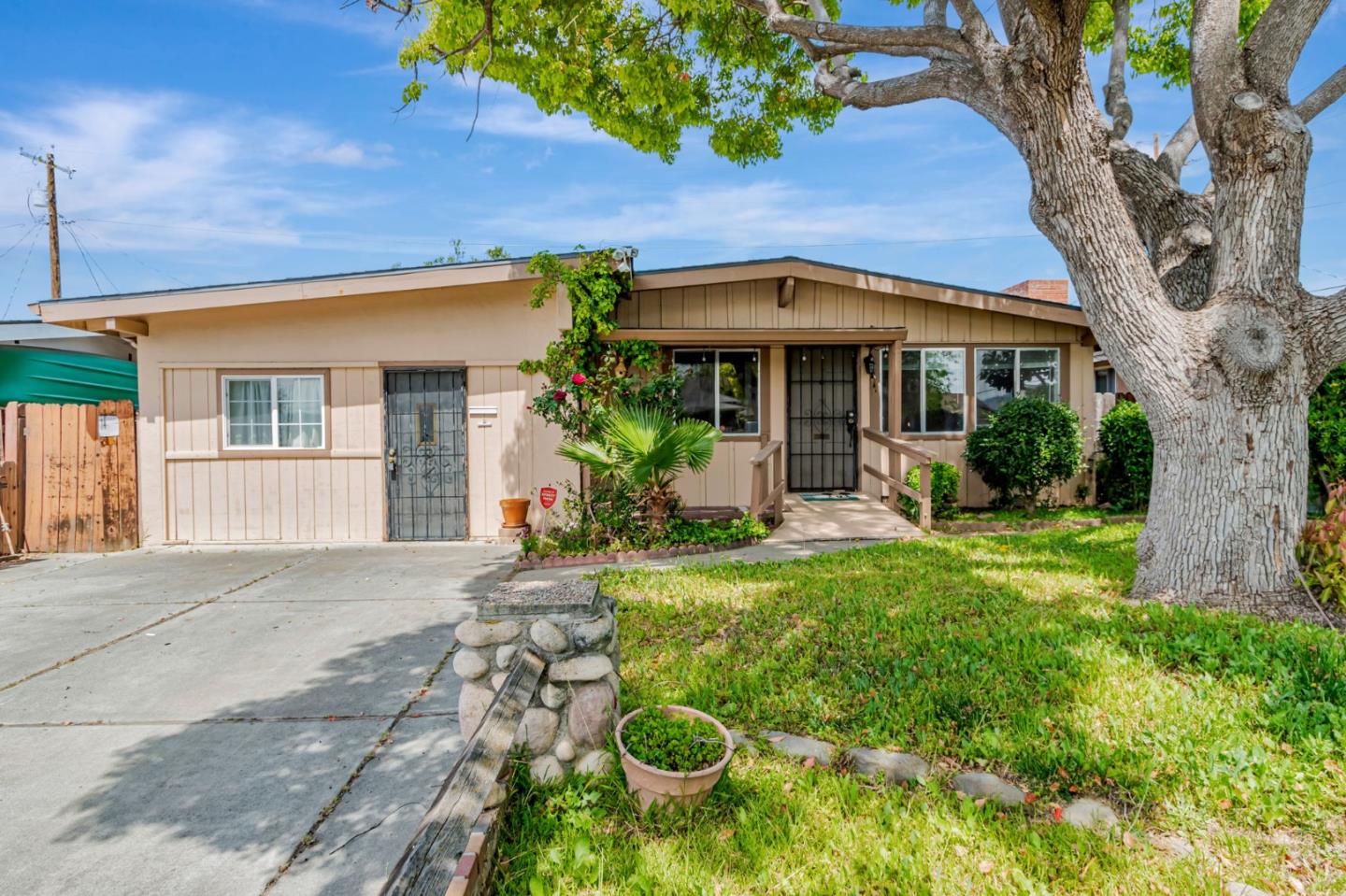 Neighborhood-28