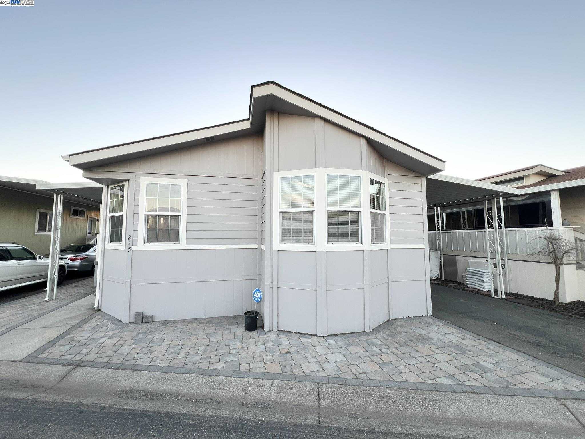 Neighborhood Neighborhood-24