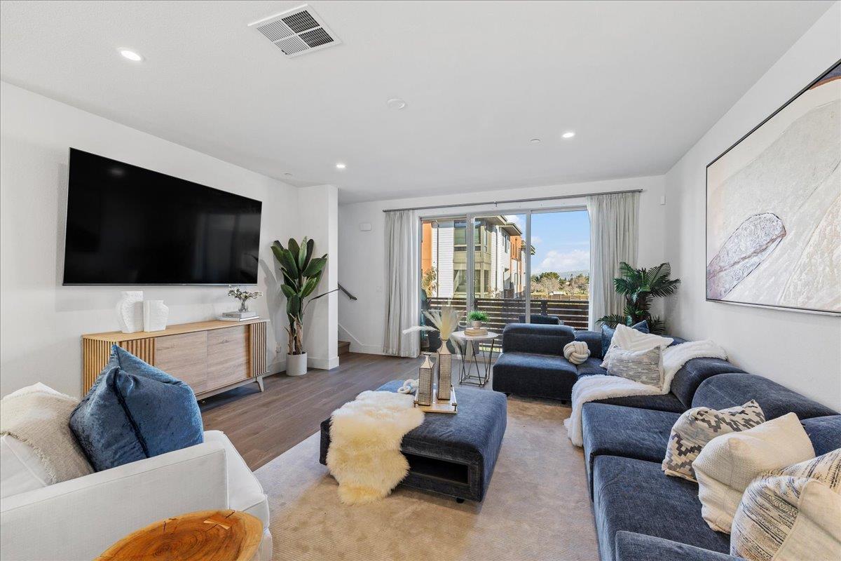 Neighborhood Neighborhood-2