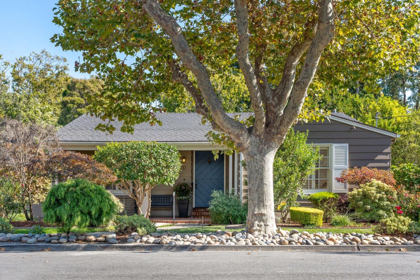 Neighborhood Neighborhood-2