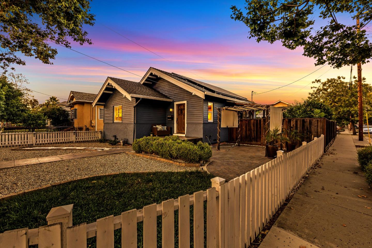 Neighborhood Neighborhood-8