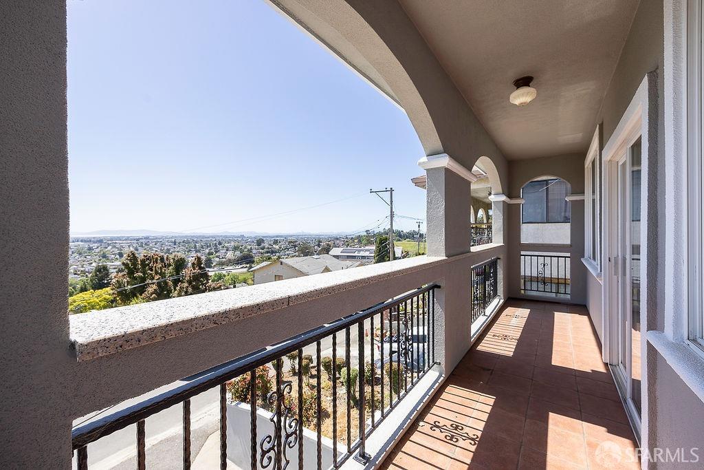 Neighborhood Neighborhood-32