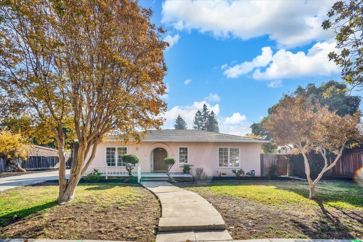 Neighborhood Neighborhood-16