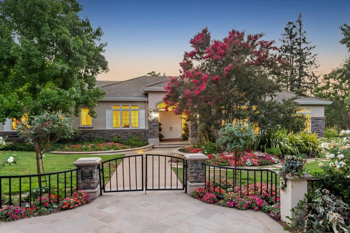 Neighborhood Neighborhood-12