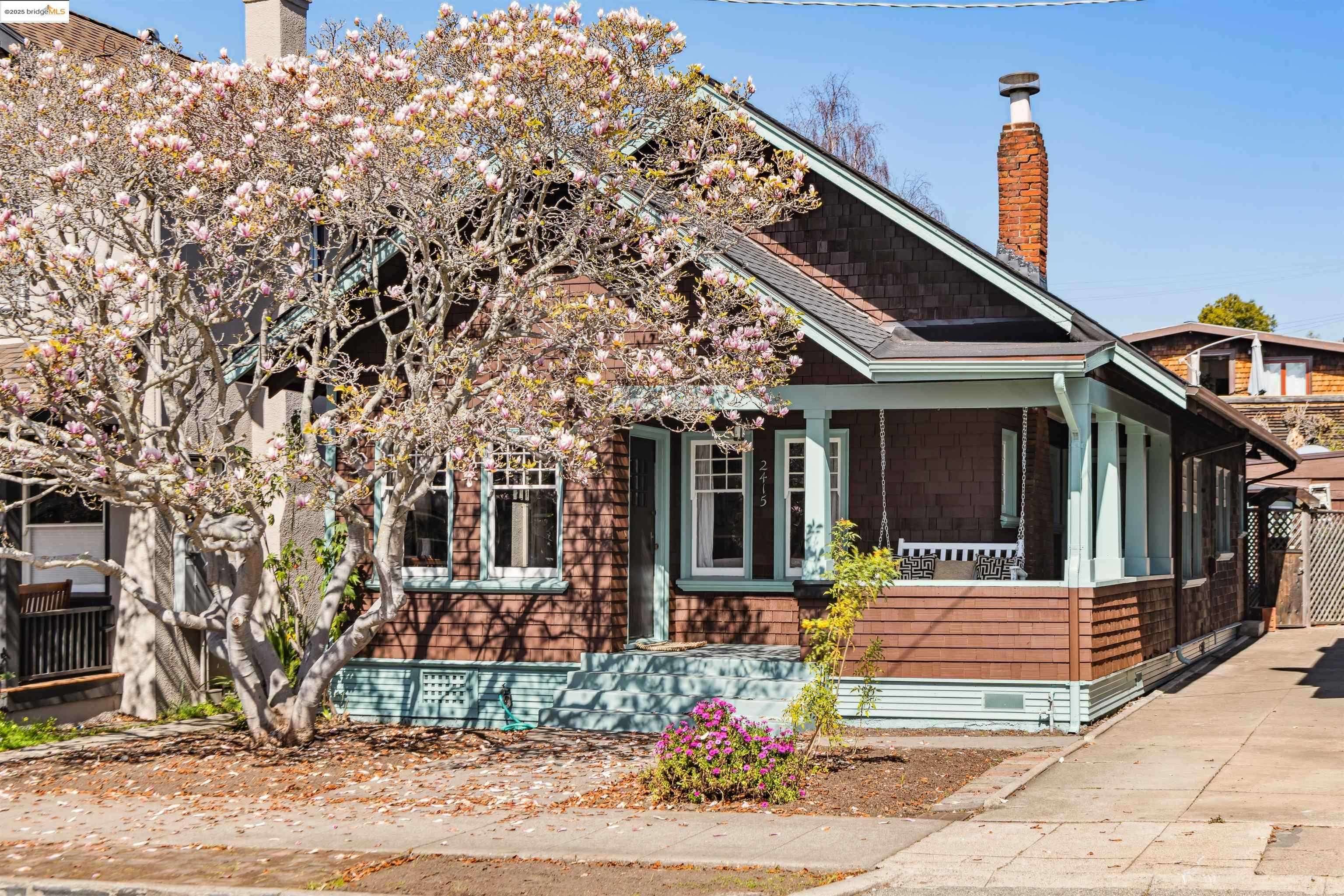 Neighborhood Neighborhood-20